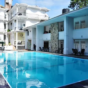 Peradeniya Hotel
