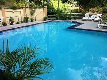 Senani Hotel Kandy 4*,